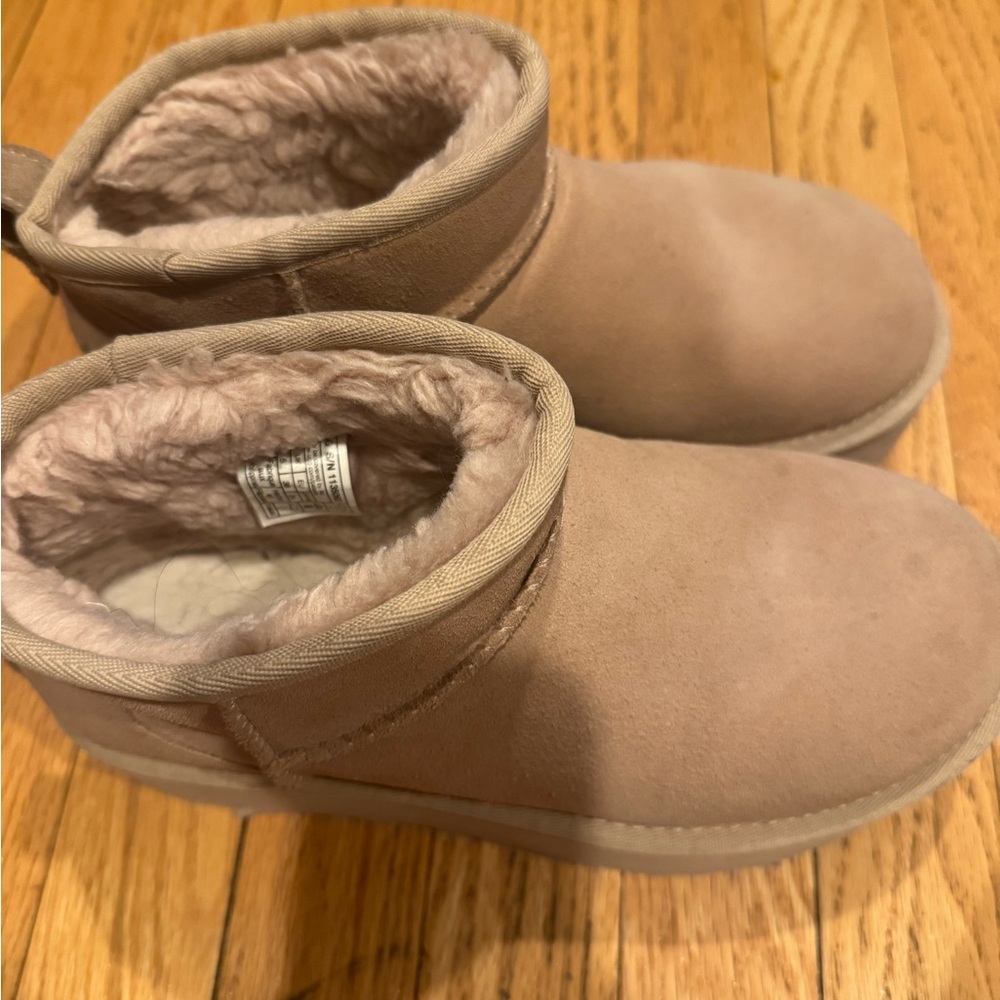 Ugg Classic Ultra Mini Platform in Driftwood